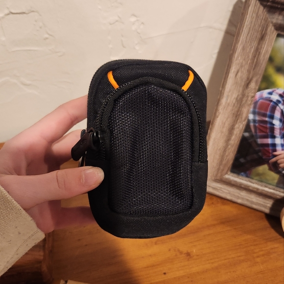 Medium Point and Shoot camera case - Picture 7 of 7